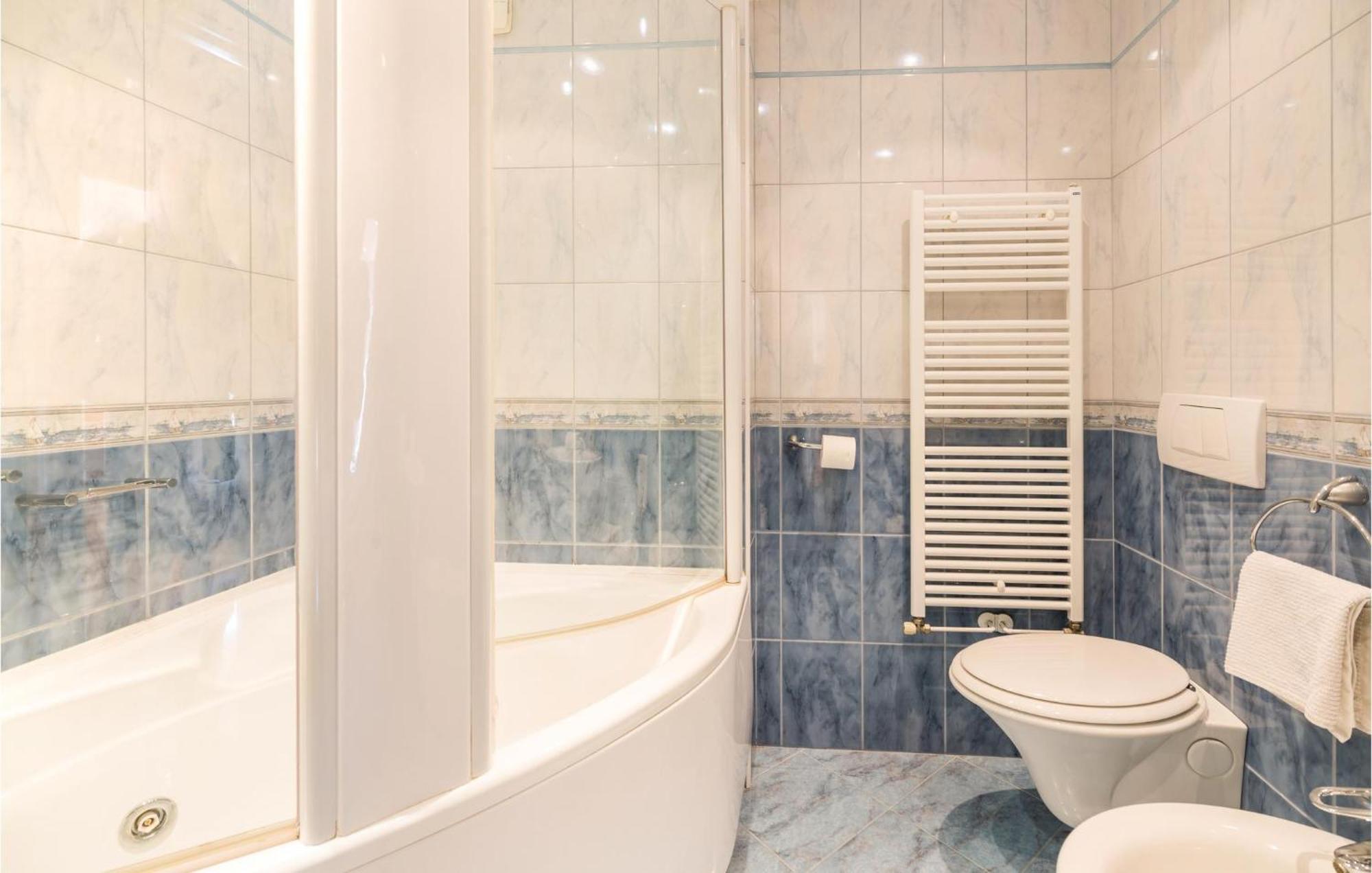 Cozy Apartment In Rijeka With Kitchen エクステリア 写真