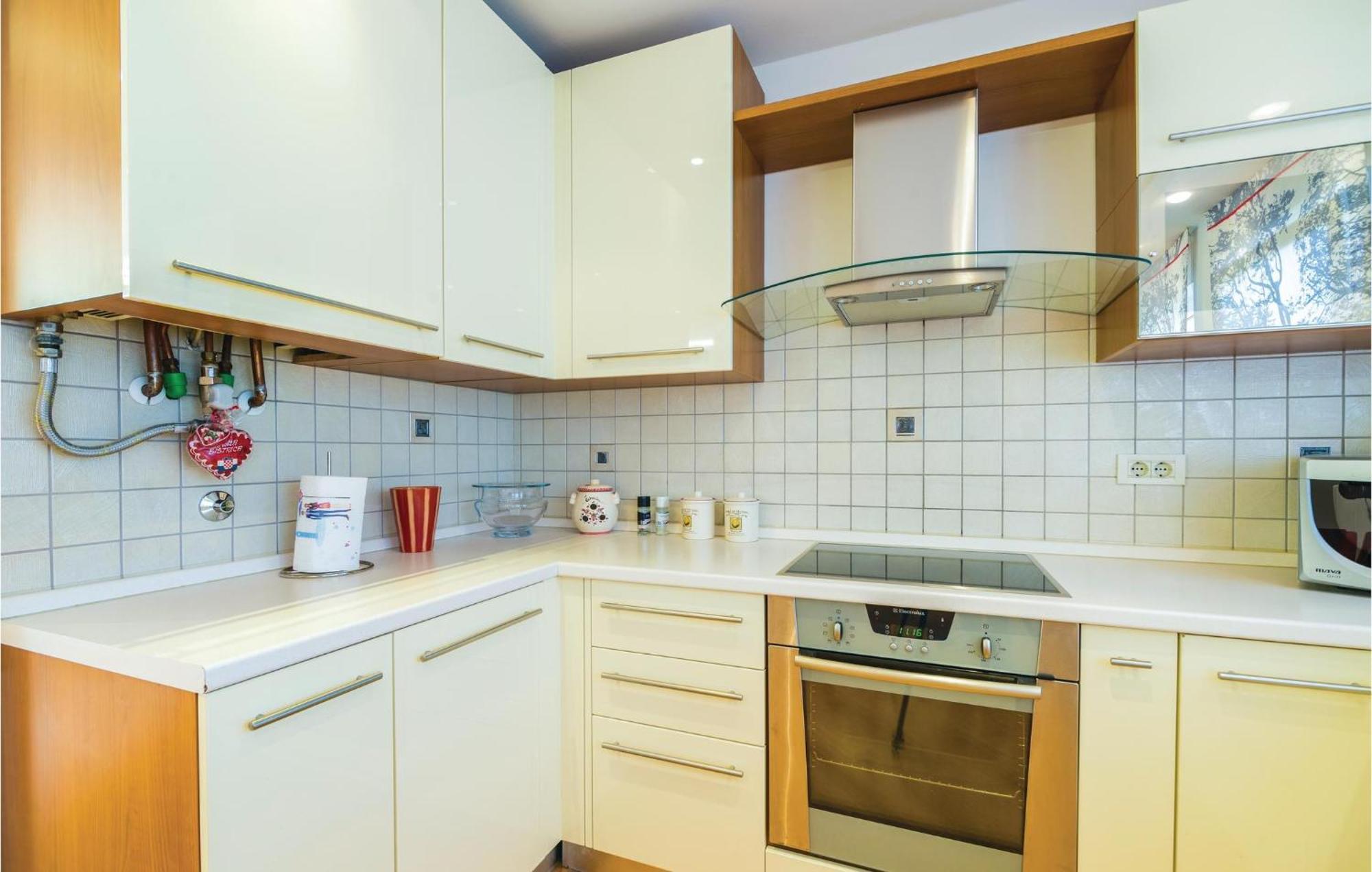Cozy Apartment In Rijeka With Kitchen エクステリア 写真