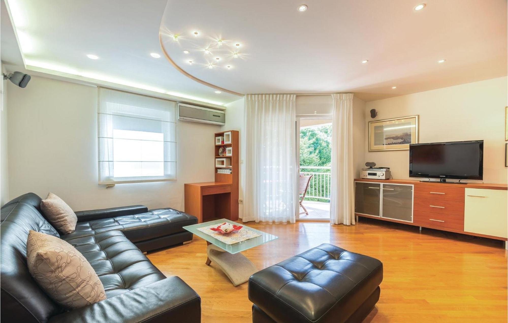 Cozy Apartment In Rijeka With Kitchen エクステリア 写真